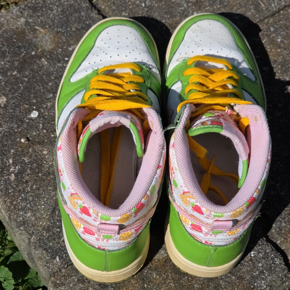 Nike Dunk High Strawberry Shortcake 2009 Size 6.5Y 316604-162 - Picture 4 of 11